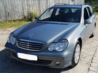 Gebraucht Mercedes C180 Classic 143 PS (105 kW) 2005 Grau Kombi