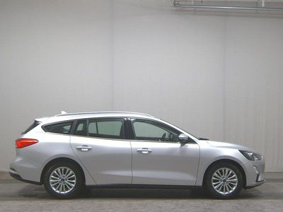 Gebraucht Ford Focus Titanium 125 PS (91 kW) 2021 Silber Limousine