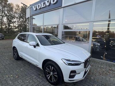 Crystal weißperleffekt (metallic) Gebraucht 2022 Volvo XC60 Inscription SUV | 37.980 € (Superpreis)