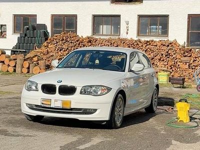 Usata BMW 116 122 CV (89 kW) 2010 Bianco Utilitaria