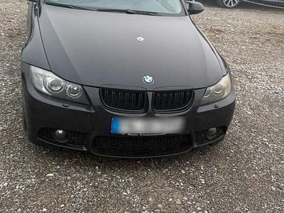 Schwarz Gebraucht 2005 BMW 330 Limousine | 4.500 € (Superpreis)