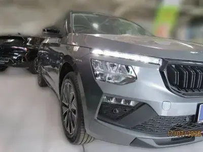 Neu Skoda Kamiq Essence 116 PS (85 kW) 2026 Grau metallic SUV