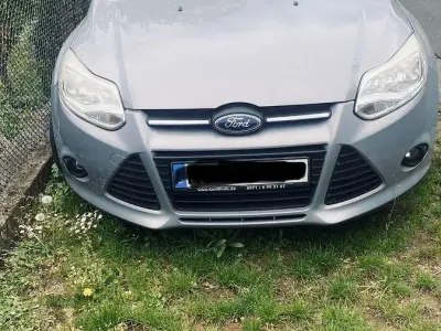 Gebraucht Ford Focus 116 PS (85 kW) 2012 Grau Limousine