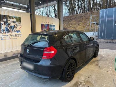 Gebraucht BMW 116 122 PS (89 kW) 2010 Schwarz Kleinwagen
