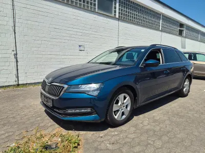Gebraucht Skoda Superb 150 PS (110 kW) 2022 Blau Kombi