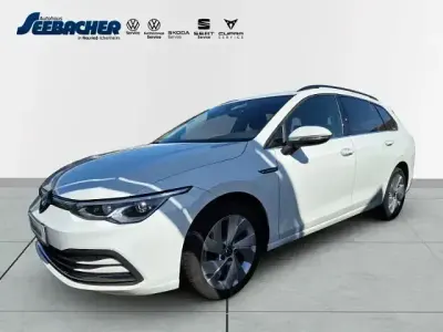 Gebraucht VW Golf VIII Style 150 PS (110 kW) 2023 Weiss Kombi