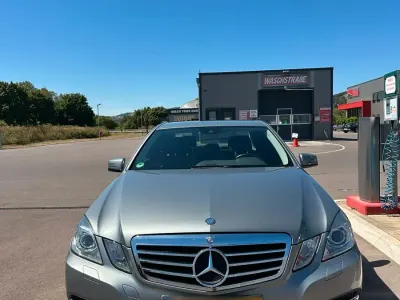 Gebraucht Mercedes E200 Avantgarde 135 PS (99 kW) 2010 Silber Limousine