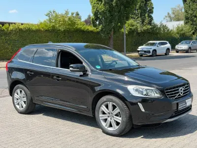Gebraucht Volvo XC60 Momentum 190 PS (139 kW) 2017 Schwarz SUV