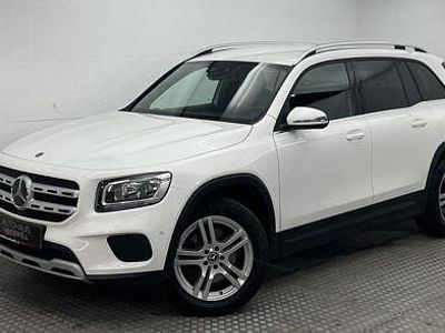 Mercedes GLB220