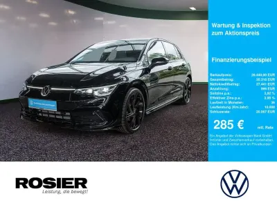 Gebraucht VW Golf VIII R-line 150 PS (110 kW) 2024 Schwarz / grenadillschwarz Limousine
