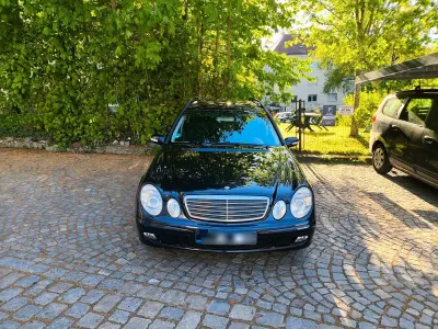 Używany Mercedes E220 150 KM (110 kW) 2004 Niebieski Kombi