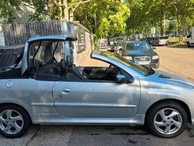 Gebraucht Peugeot 206 CC Platinum 109 PS (80 kW) 2003 Silber Cabrio