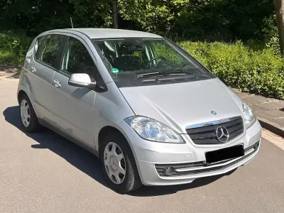 Używany Mercedes A160 95 KM (69 kW) 2011 Srebrny Hatchback