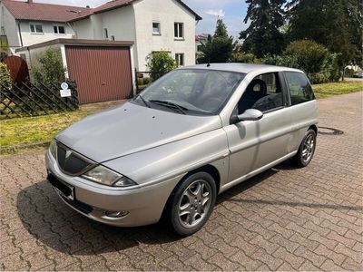 gebraucht Lancia Ypsilon 1.2 benzin mit tüv top A1!