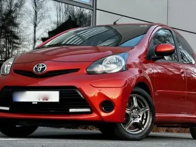 Gebraucht Toyota Aygo Connect Style 68 PS (50 kW) 2012 Orange Kleinwagen