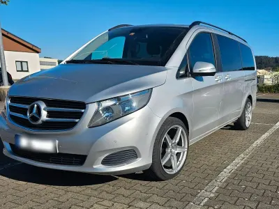 Gebraucht Mercedes 220 163 PS (119 kW) 2016 Silber Van / Kleinbus