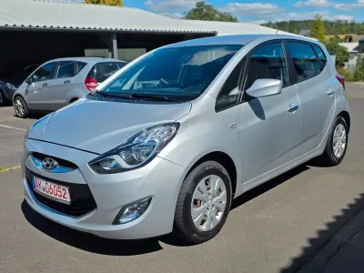 Gebraucht Hyundai ix20 125 PS (91 kW) 2013 Silber Kleinwagen