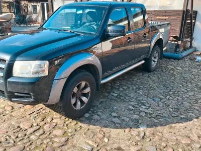 Używany Ford Ranger 140 KM (102 kW) 2009 Czarny Pickup