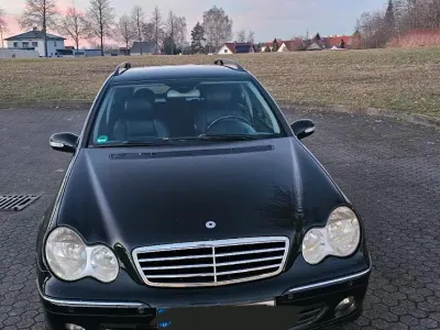 Używany Mercedes C320 224 KM (164 kW) 2006 Czarny Kombi