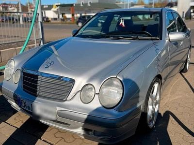 Gebraucht Mercedes E220 143 PS (105 kW) 2001 Andere farben Limousine