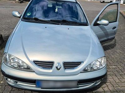Usata Renault Clio II 107 CV (78 kW) 2001 Grigio Berlina
