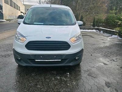 Weiß Gebraucht 2016 Ford Courier Van / Kleinbus | 5.900 €