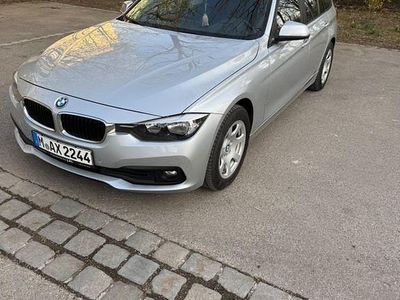 Gebraucht BMW 318 150 PS (110 kW) 2016 Silber Kombi