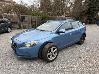 Blau Gebraucht 2014 Volvo V40 You! Limousine | 5.500 € (Guter Preis)