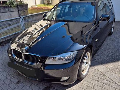 Gebraucht BMW 320 184 PS (135 kW) 2010 Schwarz Kombi