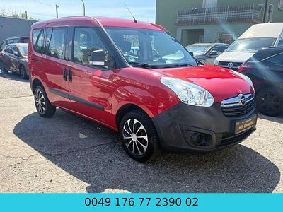 Gebraucht Opel Combo Selection 95 PS (69 kW) 2017 Rot Van / Kleinbus