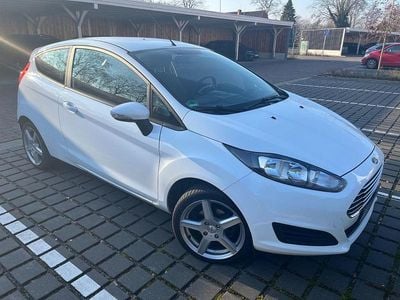 Weiß Gebraucht 2014 Ford Fiesta Trend Kleinwagen | 5.800 € (Fairer Preis)