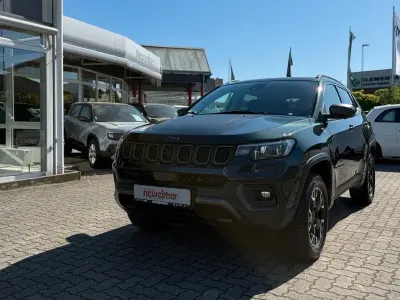 Begagnad Jeep Compass Trailhawk 241 HK (177 kW) 2022 Grön SUV
