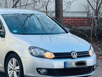 Gebraucht VW Golf VI 105 PS (77 kW) 2012 Grau Kleinwagen