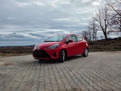 Gebraucht Toyota Yaris Comfort 72 PS (52 kW) 2019 Rot Limousine