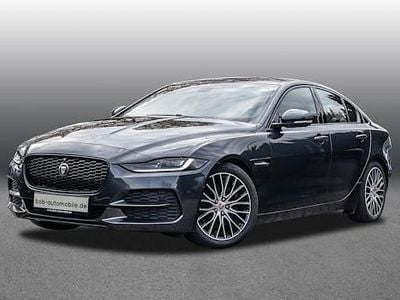 Grau Gebraucht 2021 Jaguar XE SE Limousine | 28.310 € (Etwas zu teuer)