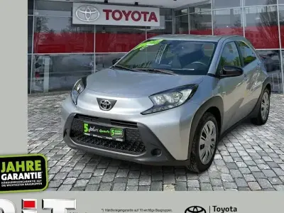 Używany Toyota Aygo X Play 72 KM (52 kW) 2022 Srebrny SUV