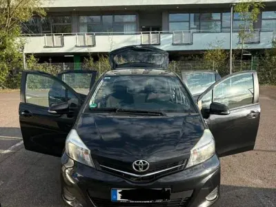 Gebraucht Toyota Yaris Life 69 PS (50 kW) 2014 Schwarz Kleinwagen