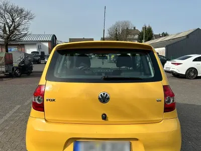 Gebraucht VW Fox Style 75 PS (55 kW) 2009 Gelb Kleinwagen