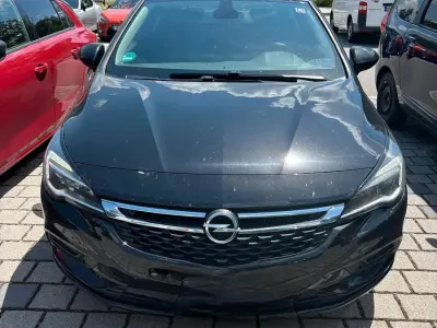 Gebraucht Opel Astra 105 PS (77 kW) 2019 Schwarz Limousine