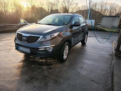 Grau Gebraucht 2011 Kia Sportage SUV | 7.950 € (Etwas zu teuer)