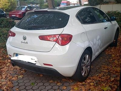 Gebraucht Alfa Romeo Giulietta 105 PS (77 kW) 2011 Weiß Kleinwagen