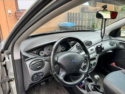 Gebraucht Ford Focus 105 PS (77 kW) 2002 Silber Kleinwagen