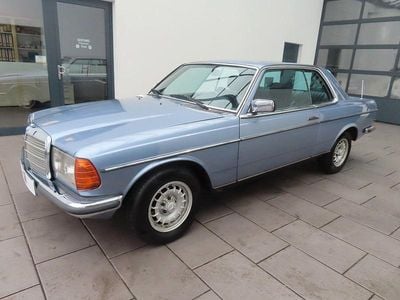 Gebraucht Mercedes 230 136 PS (100 kW) 1981 Blau Coupé