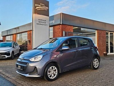 Grau Gebraucht 2017 Hyundai i10 Classic Kleinwagen | 8.990 € (Fairer Preis)