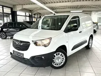Gebraucht Opel Combo 131 PS (96 kW) 2022 Weiß Van / Kleinbus