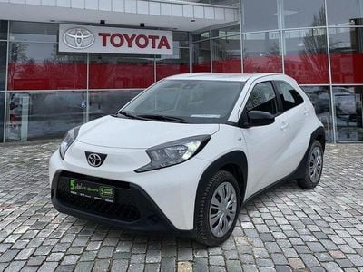 Gebraucht Toyota Aygo Play 72 PS (52 kW) 2023 Super white 2 Kleinwagen