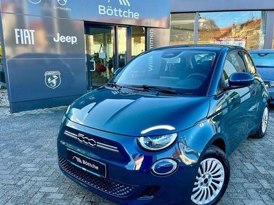Ozean grün Gebraucht 2023 Fiat 500e Kleinwagen | 19.990 € (Fairer Preis)