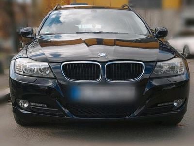 Gebraucht BMW 318 145 PS (106 kW) 2009 Schwarz Kombi