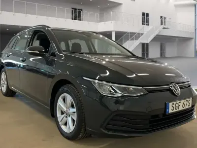 Gebraucht VW Golf VIII Life 131 PS (96 kW) 2022 Uranograu Kombi