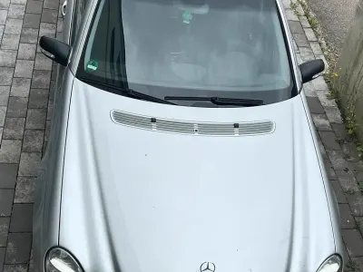 Gebraucht Mercedes E200 163 PS (119 kW) 2003 Silber Limousine